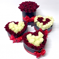 Gėlių pristatymas Šilutėje Širdelės formos dėžutė su rožėmis